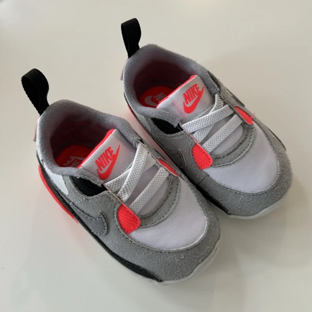 Nike Toddler Air Max 90 DC8323 100 - Size 4c